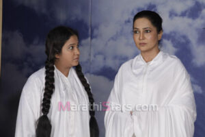 Tarun Aahe Preet Ajuni Marathi natak Photos (1)