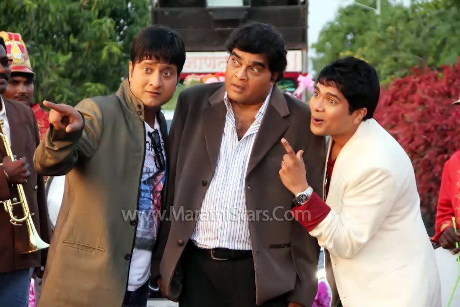 Jitendra Joshi, Ashok Saraf & Hemant Dhome - HuTuTu