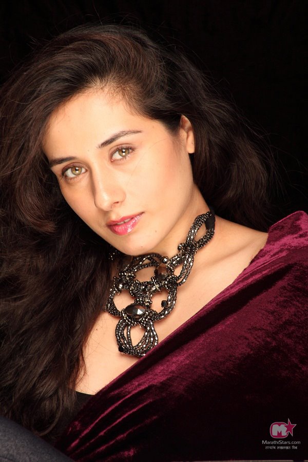 Tejaswini Lonari Marathi Actress Hot Images