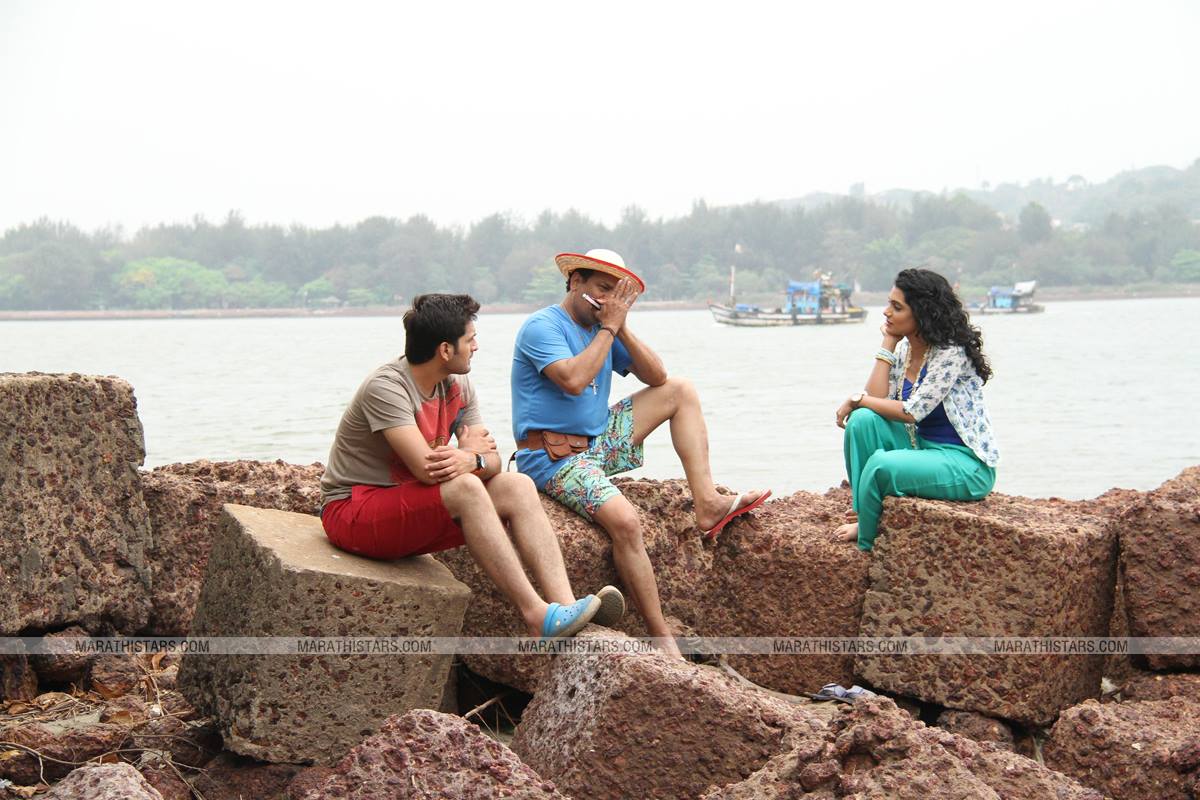 Siddharth Chandekar, Vidyadhar Joshi & Urmila Kanitkar-Kothare - Baavare Prem He