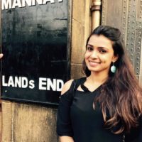 Mayuri Deshmukh outside at Shahrukh Khan's Mannat