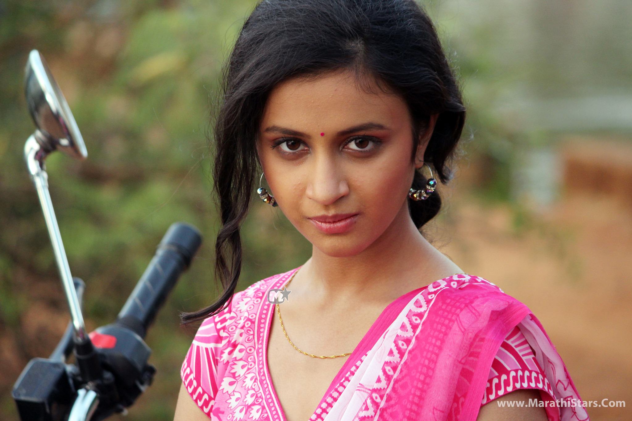 Ritika Shrotri HD Photo Wallpaper