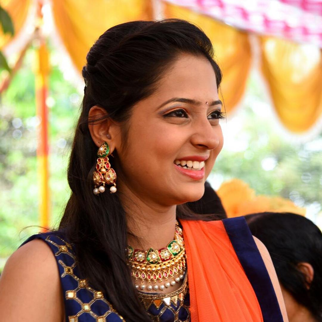 Vidula Chougule Marathi Actress Cute Smile Photos