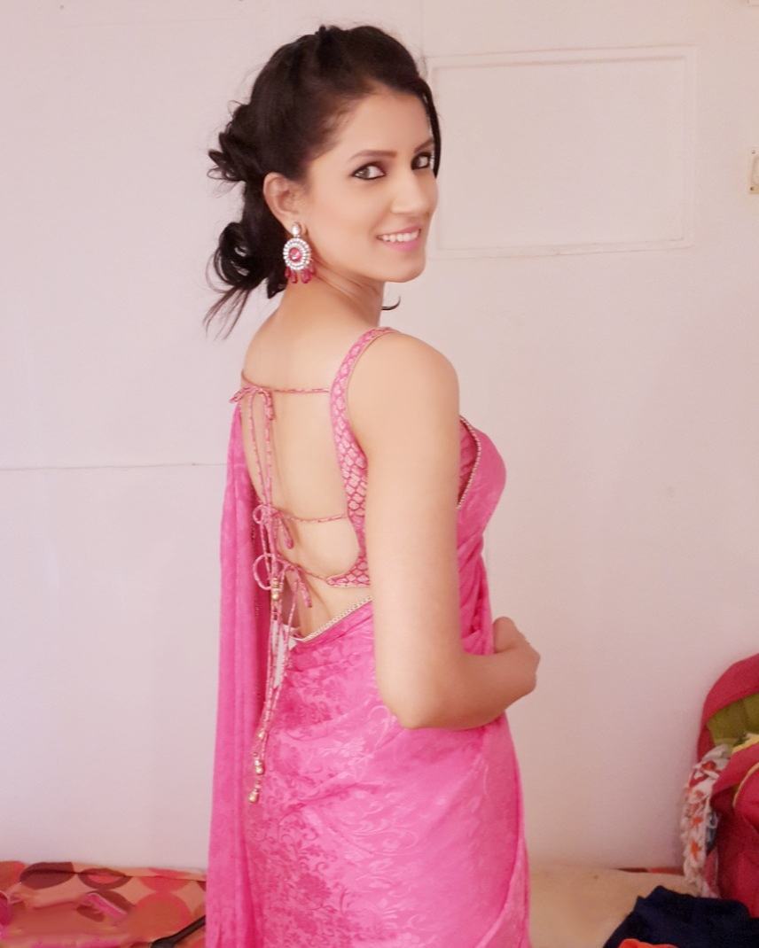 Sarita Mehendale Joshi in Pink Saree