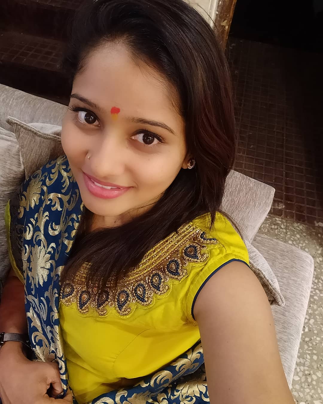 Shilpa Thakre Actress Selfi in Traditional Look