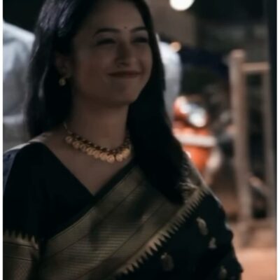 Girija Prabhu Kon Hotis Tu Kay Zalis Tu